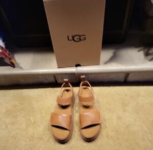 UGG Women's Sandals - Tan